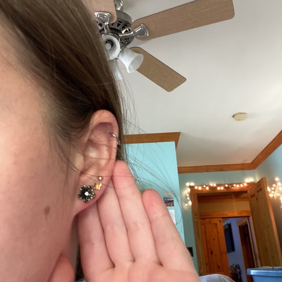 set of 2 stud earrings - Picture 2 of 3